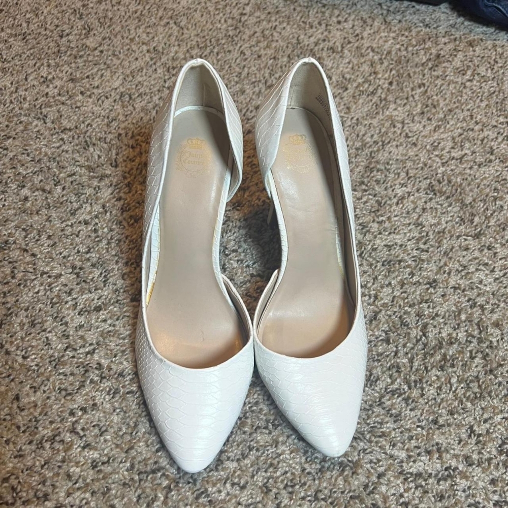 Juicy Couture Women's White and Tan Heels